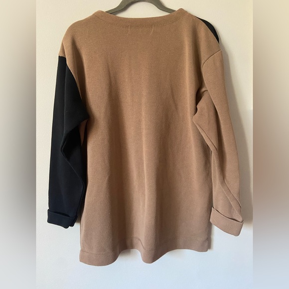 Vintage Oversized Two-Toned Crewneck Sweater in Camel and Black – Size Large - Picture 3 of 3